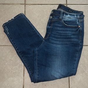 Judy Blue Slim Fit skinny jeans size 15 32 distressed looked.